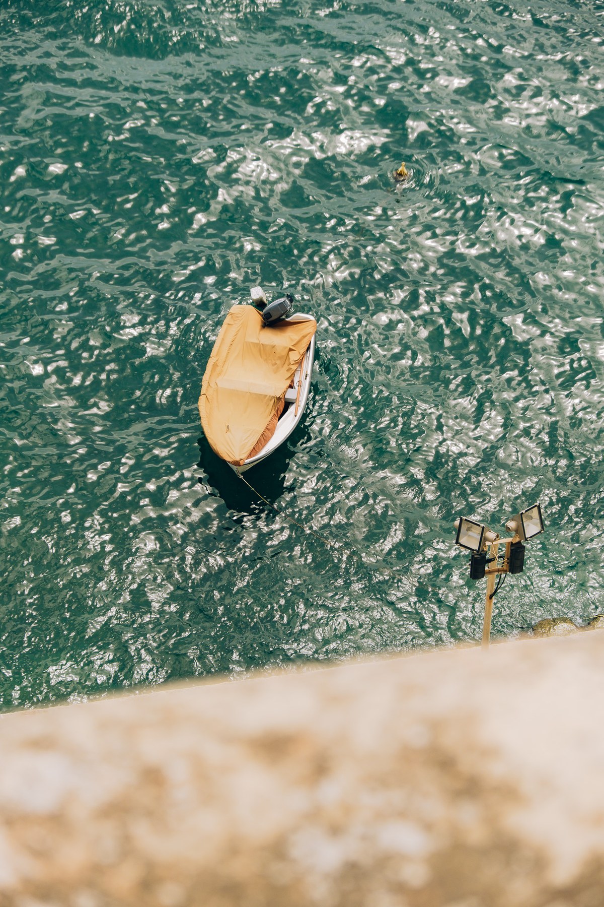 Barca dall'alto — Street Photography